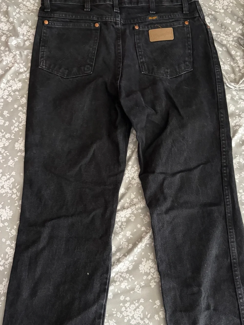 Wrangler 936 Shadow Black Size 32x34
